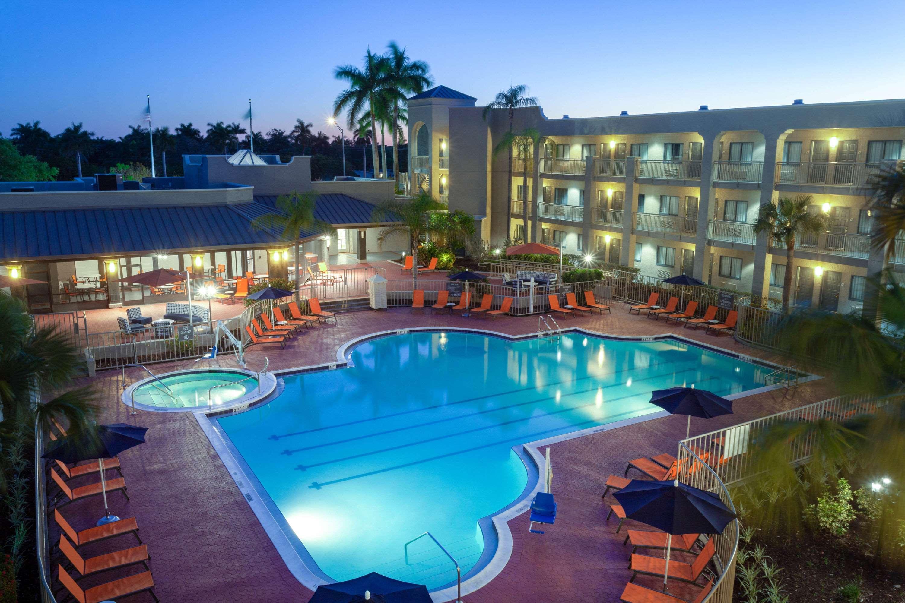 La Quinta By Wyndham Ft. Myers - Sanibel Gateway Hotel Fort Myers Eksteriør billede